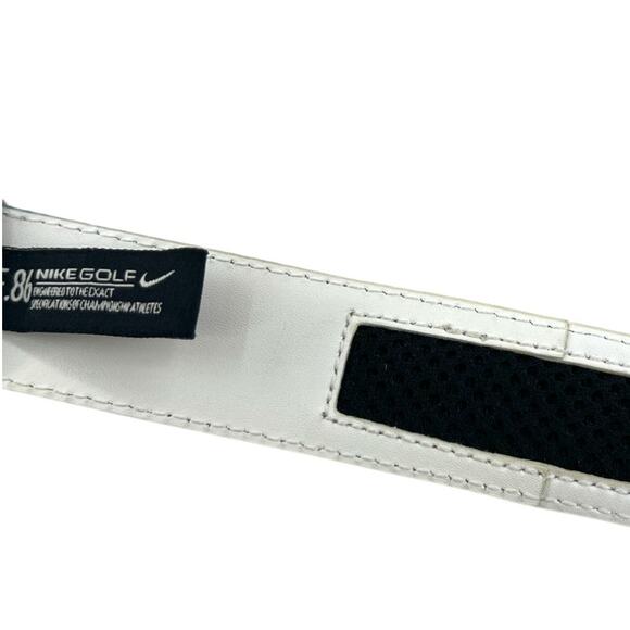 Nike Golf | S | Women\'s E.86 G-Flex Leather & Brushed Silver Buckle Harness Belt main image 6